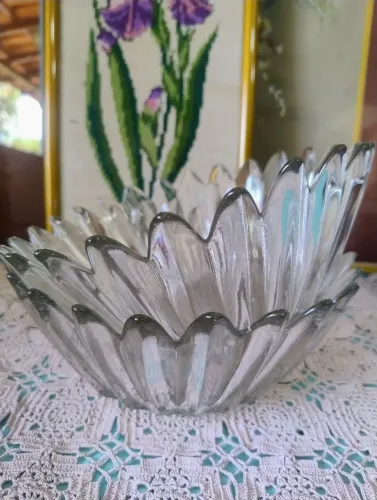 Saladeira em vidrão fumê antigas