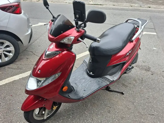 Burgman AN - excelente estado, baixa km