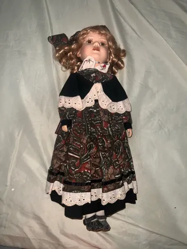 Boneca de porcelana