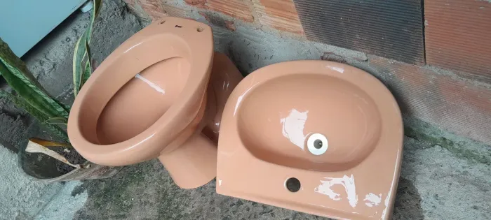 vaso e pia de banheiro