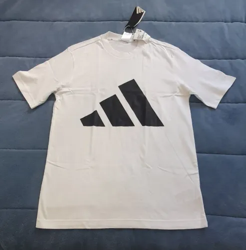 Camiseta Adidas P nova com etiqueta