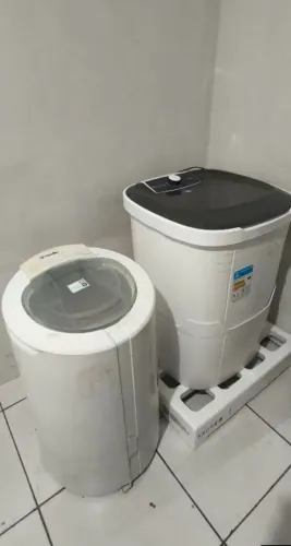 Máquina e centrifugadora 