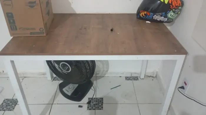 Mesa com 3 cadeiras