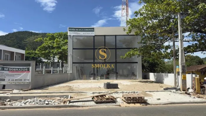Loja Comercial para locacao com 107m2 na Armacao do Pantano do Sul