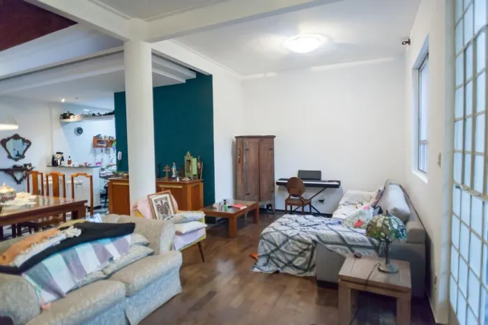 Casa à Venda - Floresta, 5 Quartos, 245 m2