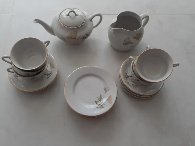 Conjunto de louças de porcelana