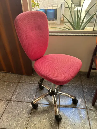 Cadeira de escritório rosa