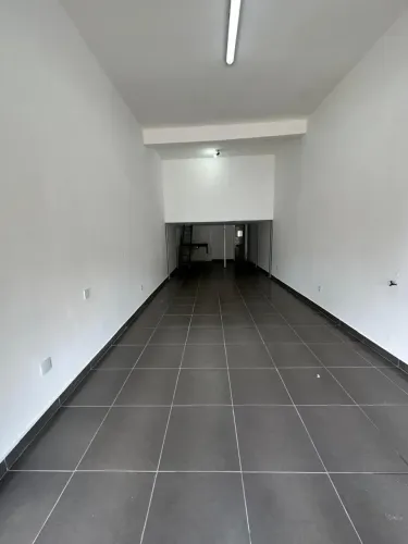 Ponto comercial/Loja/Box para aluguel possui 43 metros quadrados