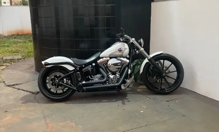 Harley Davidson 2016 Breakout