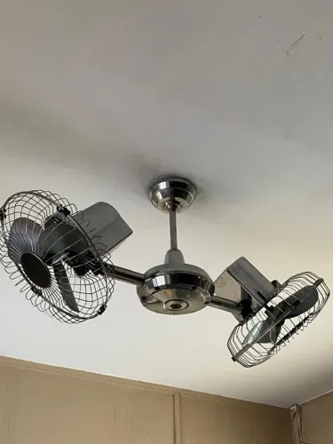 Ventilador de teto Gemini M40 Loren-Sid cromado, modelo clássico e extremamente potente.