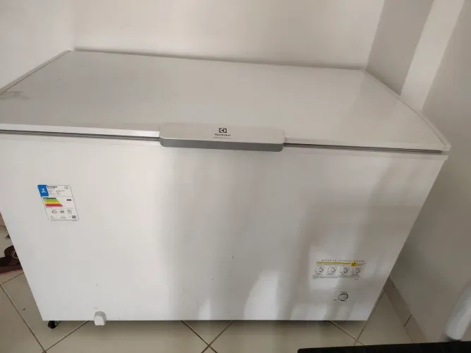 Vendo freezer Eletrolux 400lts apenas 7 meses de uso, perfeitas condições e nota fiscal!