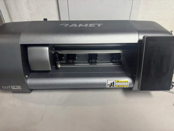 Vendo máquina de cortar película para celular
