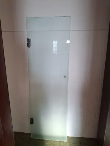 Porta box vidro craqueado