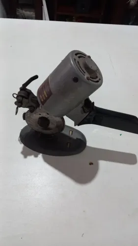 Maquina de cortar tecido