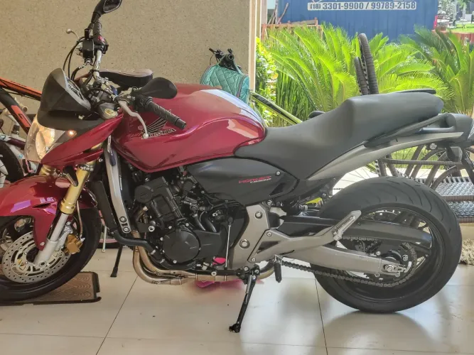 Moto Hornet 600cc impecável mande mensagem somente interessados. Sem especulações.