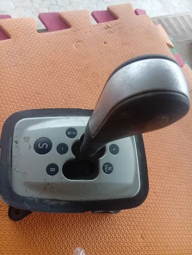 Manopla automática da Meriva Easytronic.