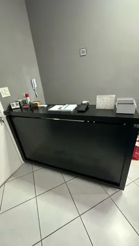 Balcão de recepção grafite/ cinza escuro 1,60 m , com 3 gavetas 