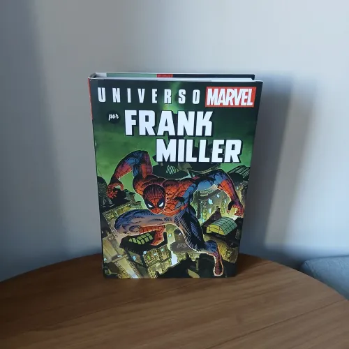 HQ Universo por Frank Miller