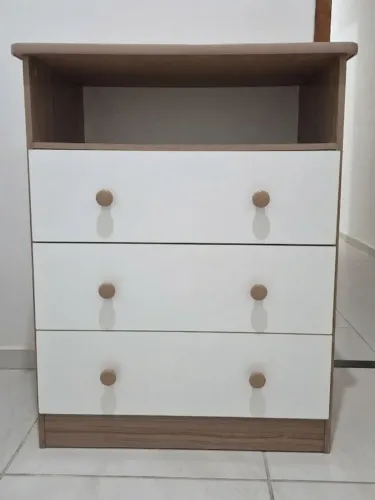 Cômoda com 3 gavetas