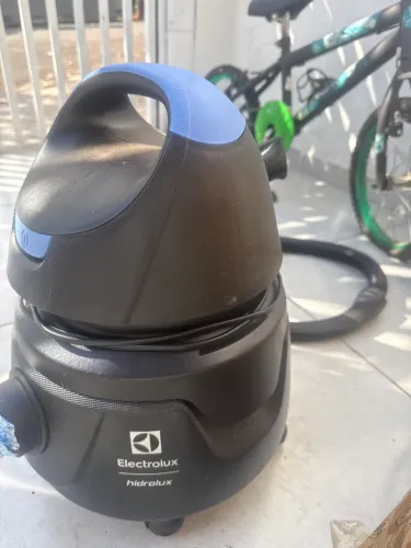 Aspirador de pó e água