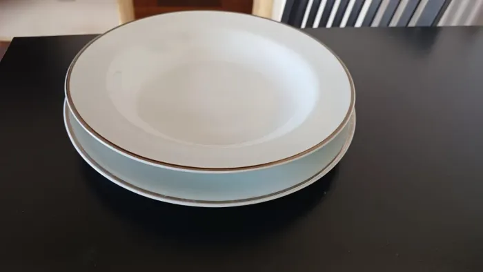 Pratos porcelana