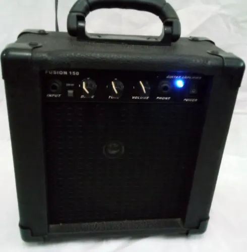 Amplificador FUSION 150 com defeito