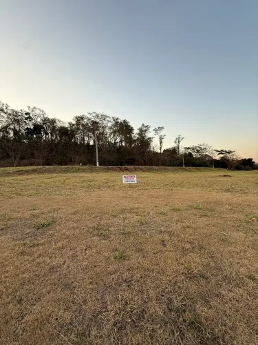 Terreno comercial em Bonfim ideal galpão , farmácia aceita Carro