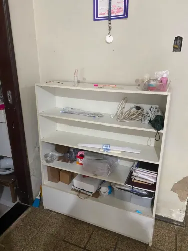 ESTANTE BRANCA COM GAVETA, FAÇO ENTREGA