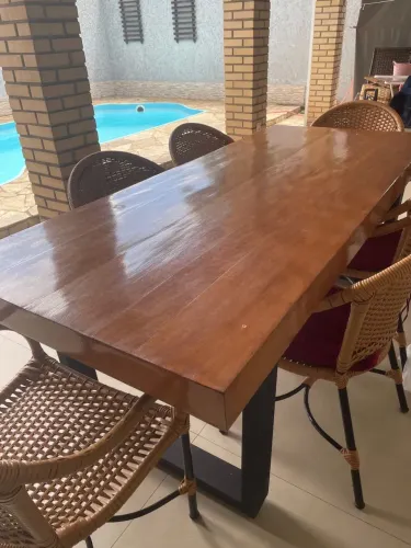 Mesa Estilo industrial com 6 poltronas