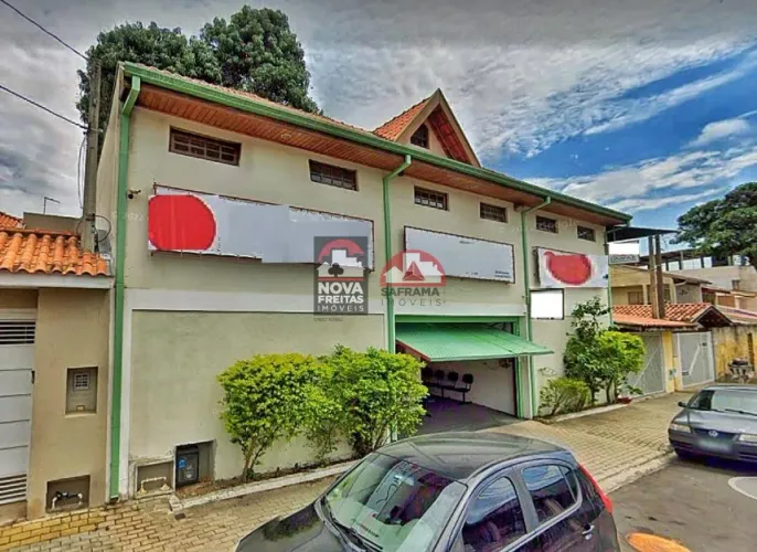Prédio Escolar/ Comercial