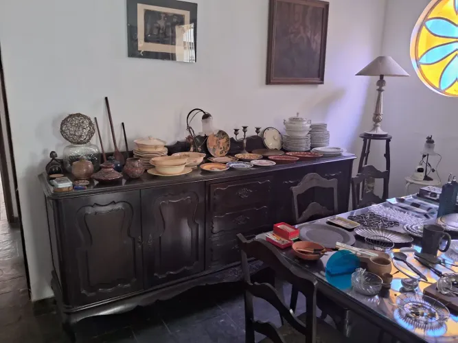 Buffet em madeira da década de 1940