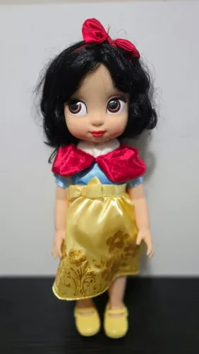 Boneca Disney original. 