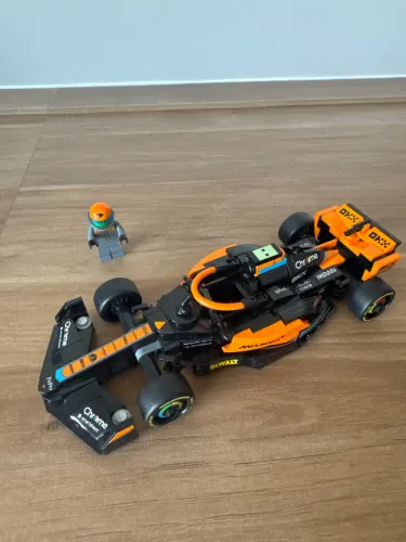 Lego Speed Champions do carro de corrida de Fórmula 1 da McLaren