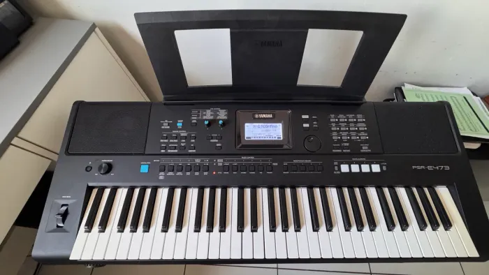 Teclado Yamaha PSR - E473