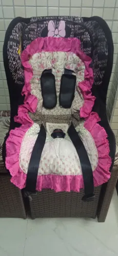 Cadeirinha infantil bem novinha para carro