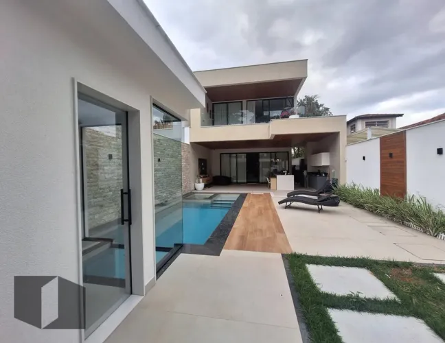 Casa de condomínio em Barra da Tijuca