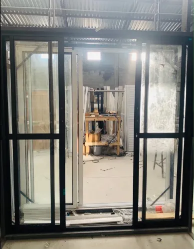 PORTA DE ALUMÍNIO PORTA PRETA PORTA SACADA 4 FOLHAS LINHA 25 - PRONTA ENTREGA