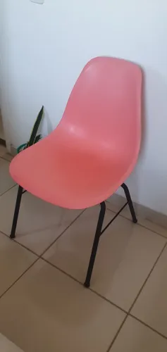 Cadeira Rosa/ Rosê Eames escritório