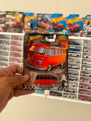 Hot Wheels Premium Boulevard 1967 Volkswagen Samba Bus #1
