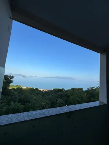 Alugo apt 2 qts cond praia brava, vista mar