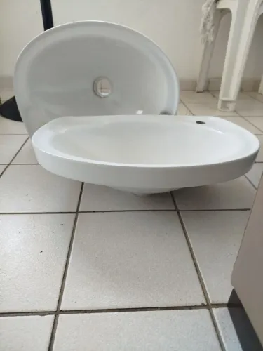 2 pias de banheiro