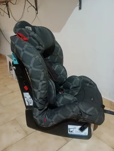 Vendo cadeirinha de carro Burigotto<br>Para crianças de 0 a 25 kg<br><br>350,0