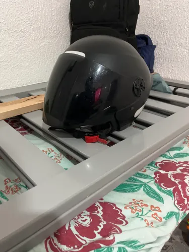 Capacete aberto