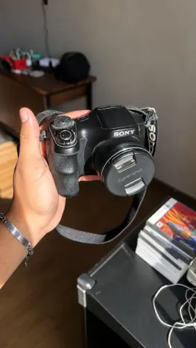 câmera cybershot DSC-H100