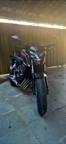 VENDO HONDA CB650F 2019.