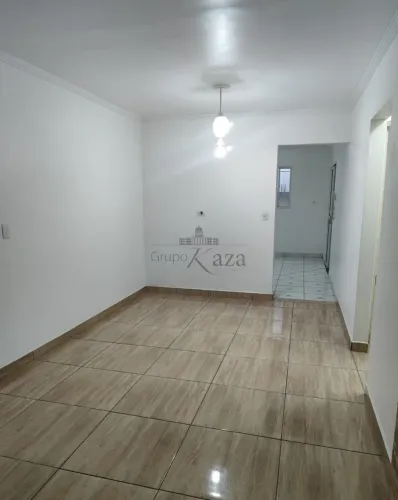 Oportunidade - Casa em Condomínio - Condomínio Bosque das Aroeiras - Jardim Paraíso - 2 Qu
