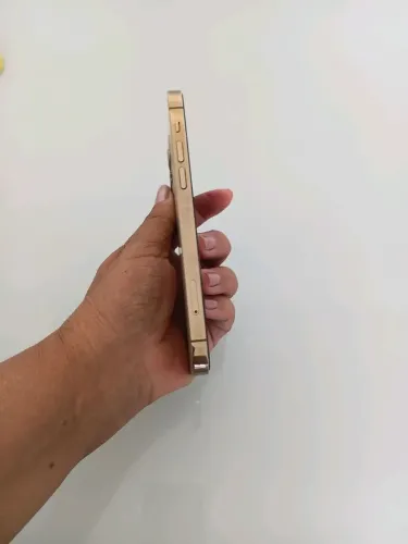 Vendo iPhone  12 pro , 128 giga , dourado. Valor : 1.900,00. Parcela no cartão!