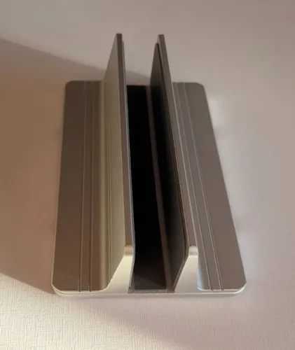 Suporte de mesa para usar notebook/Macbook fechado