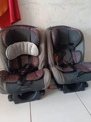 Duas Cadeiras Automotivas