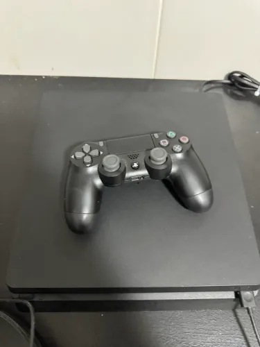 Ps4 Fet , 2 controle , 5 Jogos